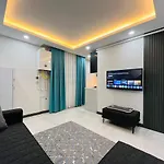 Two Air-conditioned Luxury In The Center No 1 Appartamento *