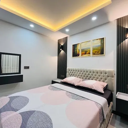 Two Air-conditioned Luxury In The Center No 1 *